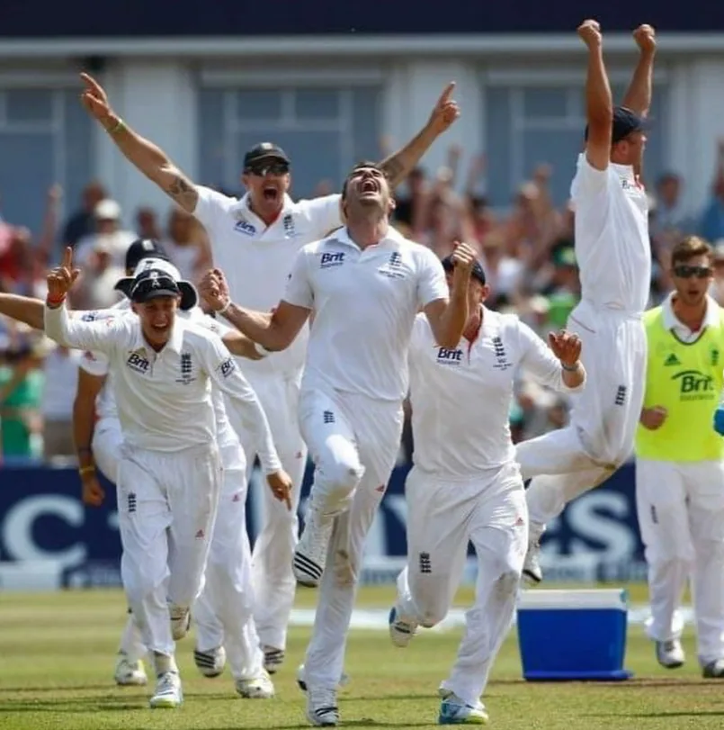 Hawkinge Cricket men's team celebrating in white kit
